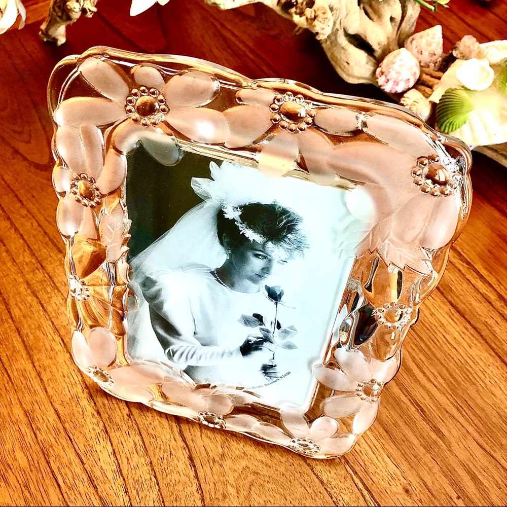 FIFTH AVENUE⚡Handcrafted Crystal Photo Frame - Picture 2 of 7